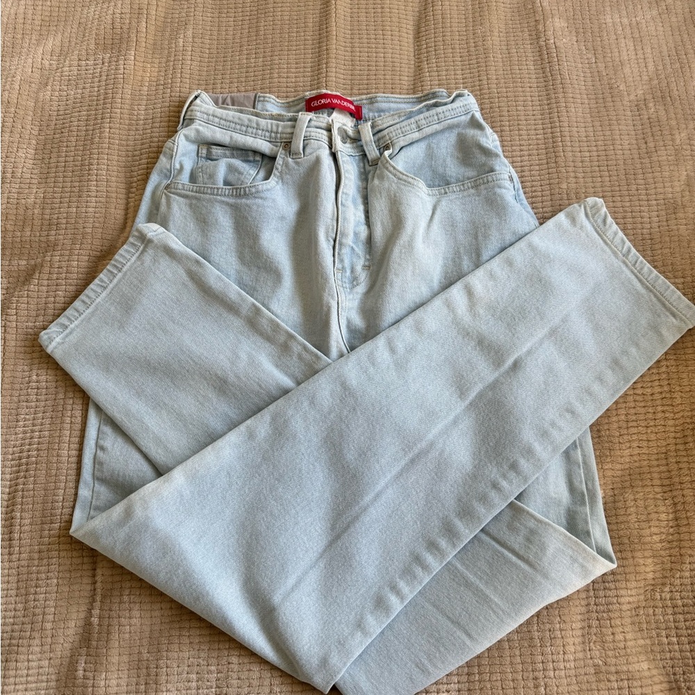Size 8 Gloria Vanderbilt jeans